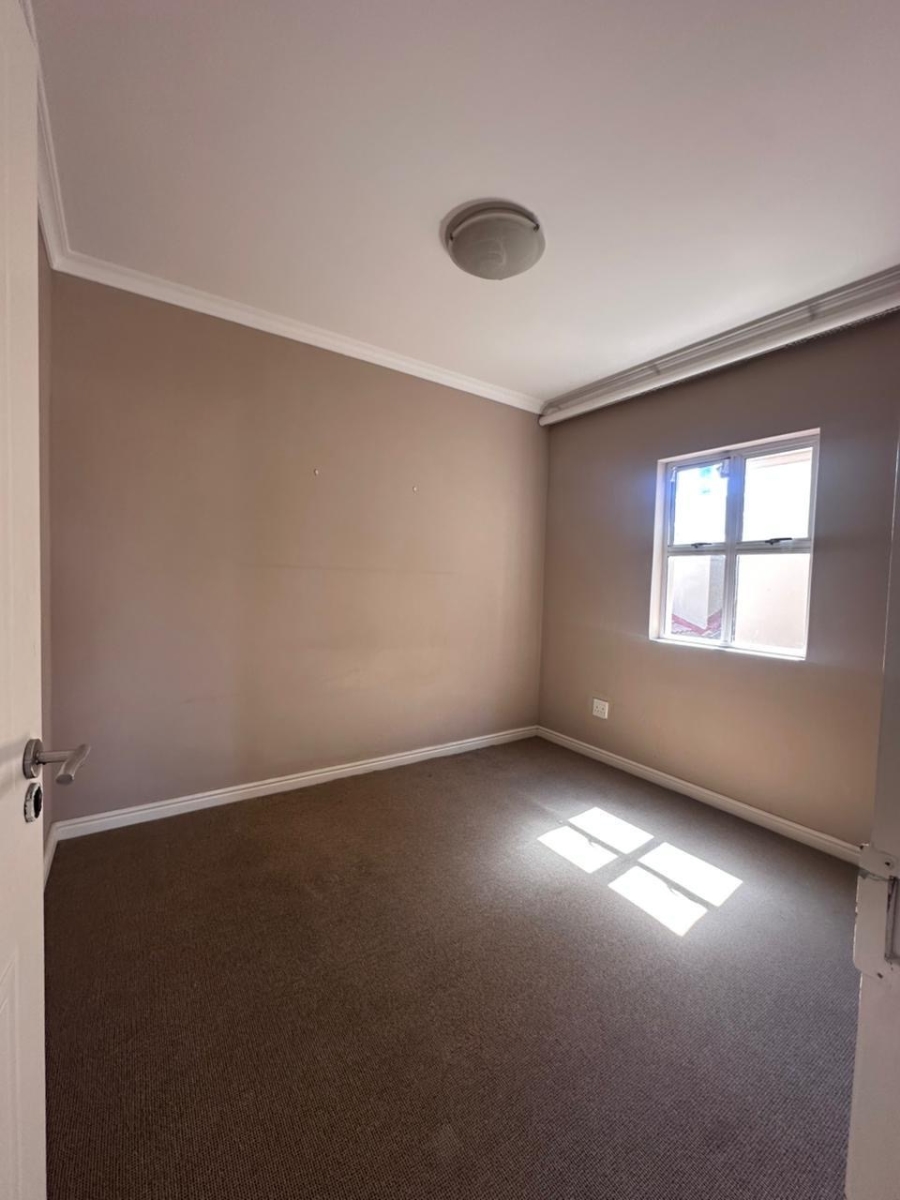 To Let 3 Bedroom Property for Rent in Royal Ascot Western Cape